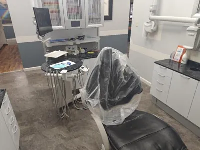 dental chair and tools used at Ellinwood Dental Care in Fort Wayne, IN